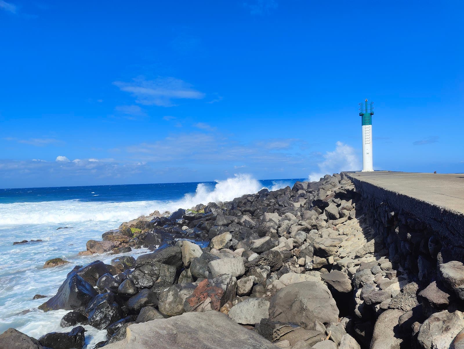 Saint-Pierre Jetty Lighthouse - Image 1
