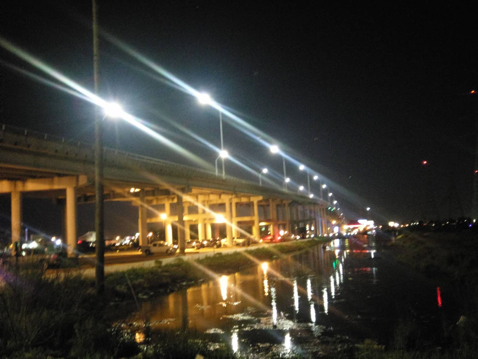 Panoramic Waterfront Views