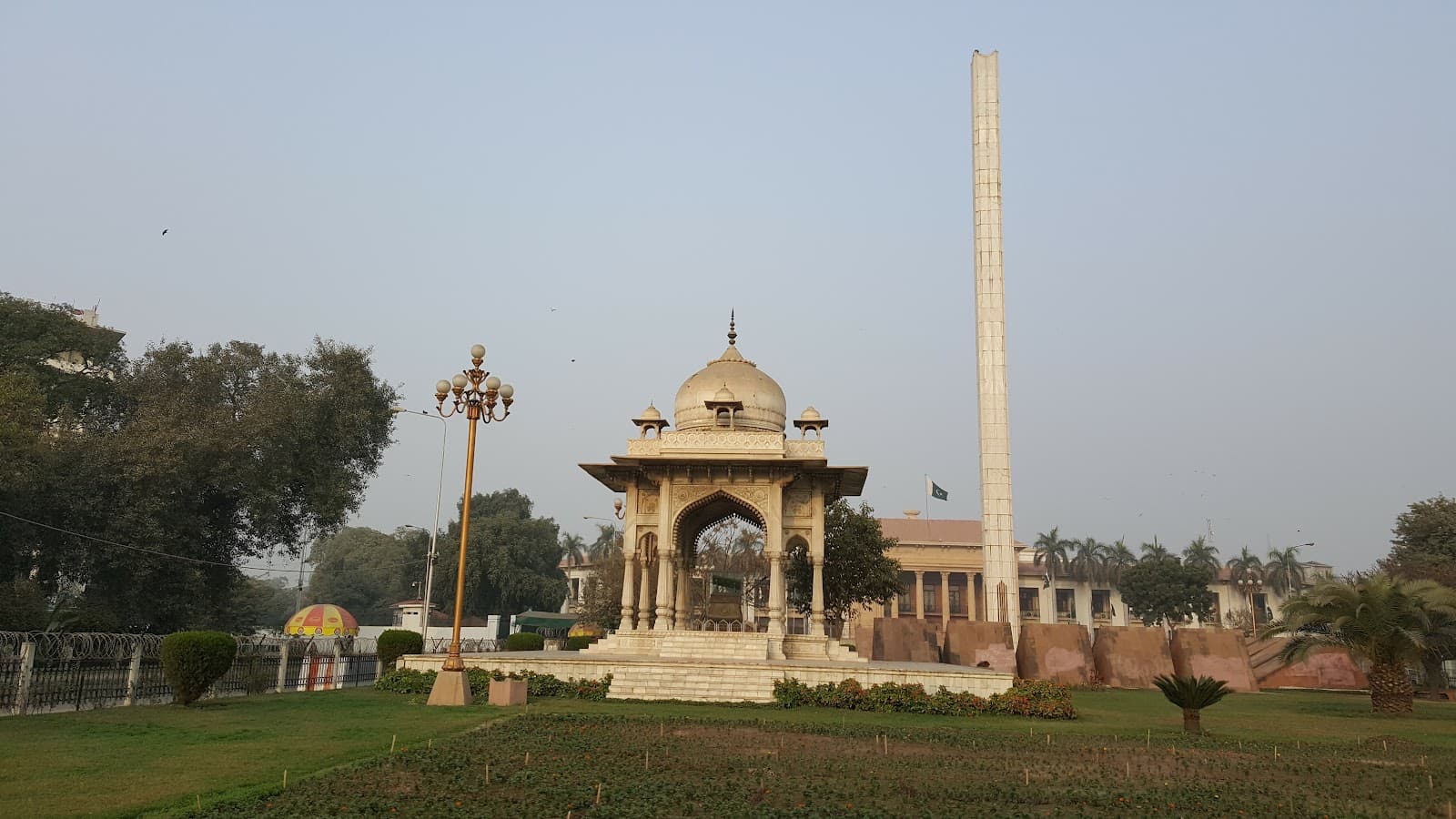 Charing Cross Faisal Chowk - Image 1