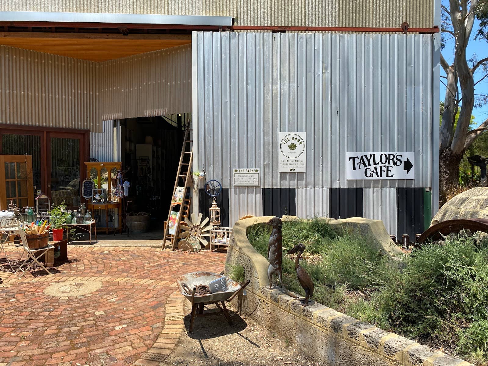 Pippa's Welcoming Charm