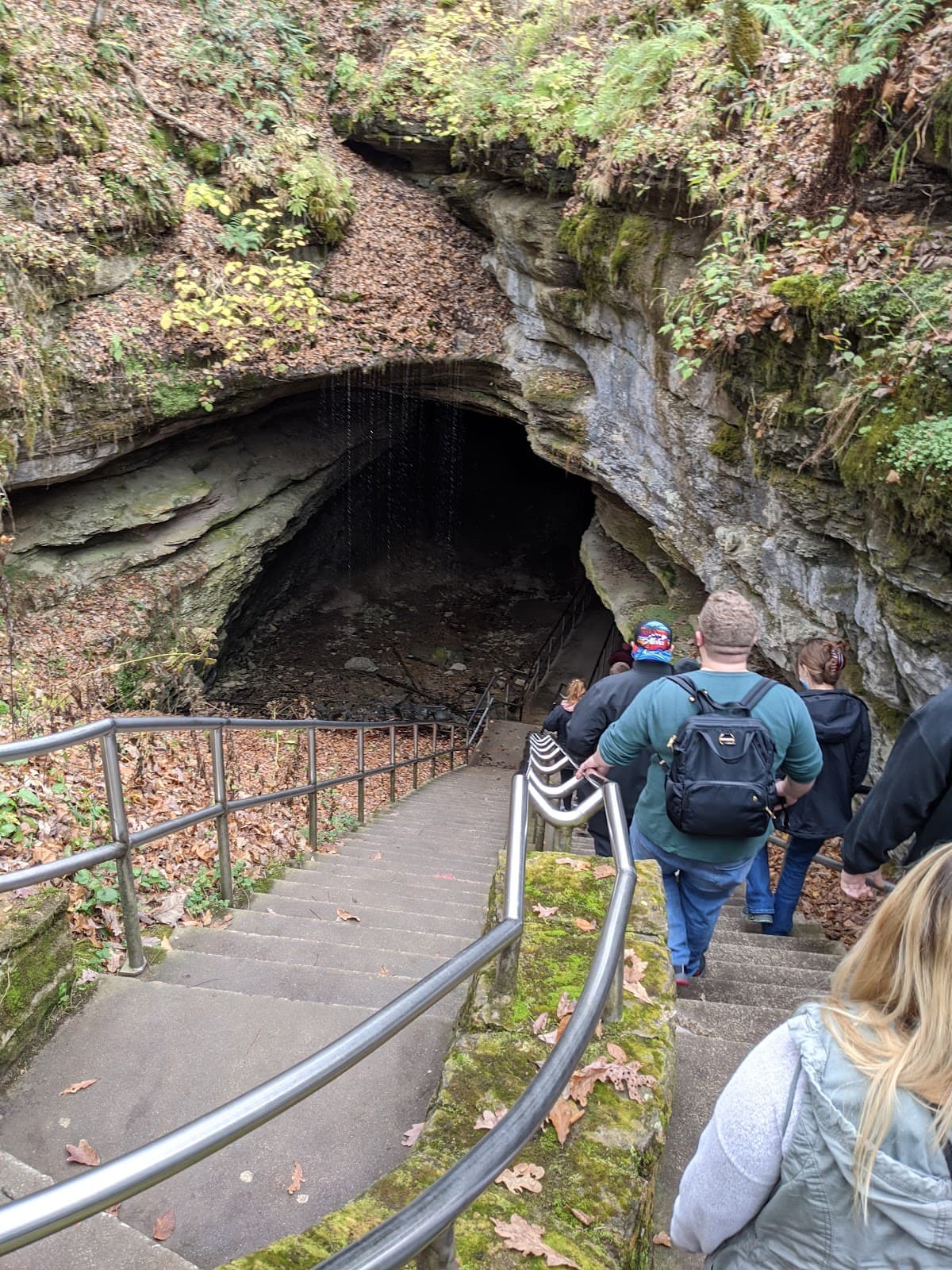 Historic Entrance of Mammoth Cave - Image 1