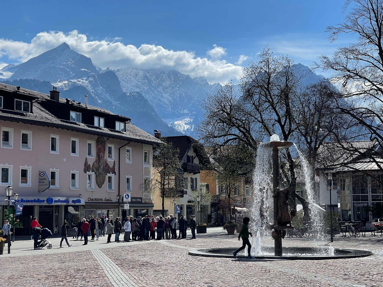 Richard-Strauss-Platz - Image 1