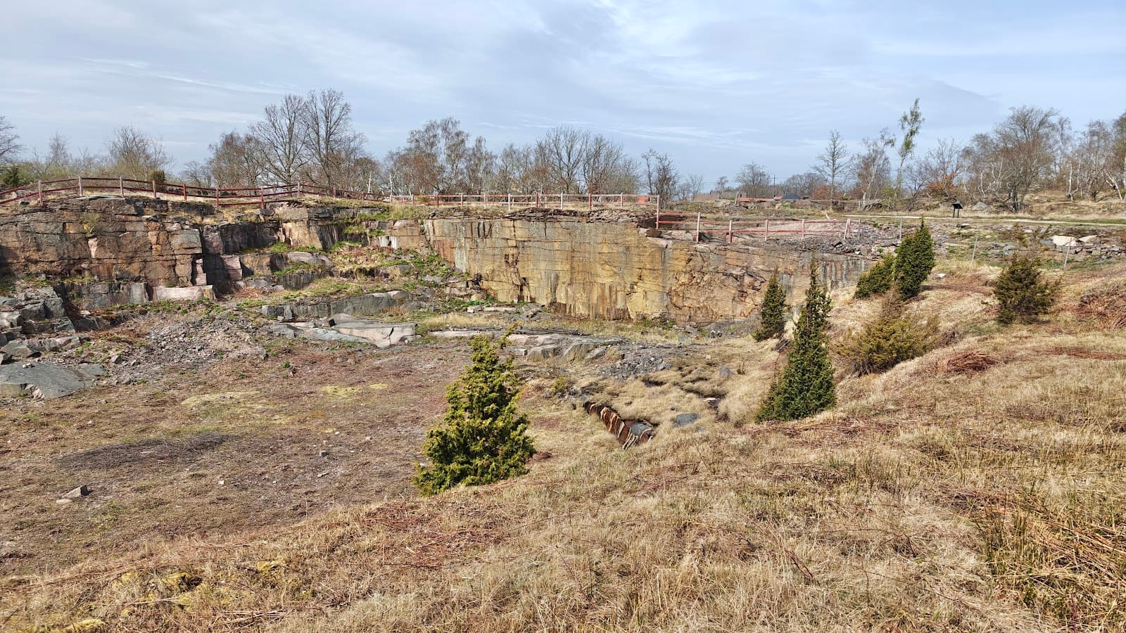 Tjurkö Stone Quarry (Tjurkö Stenhuggeri) - Image 1