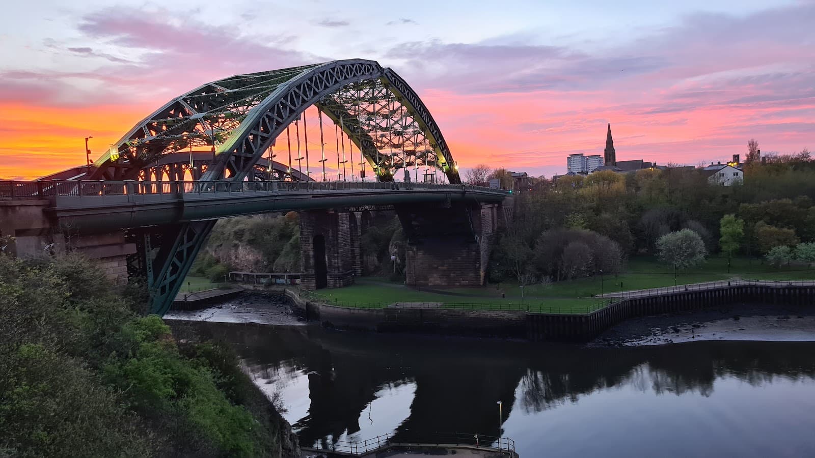 Wearmouth Bridge - Image 1