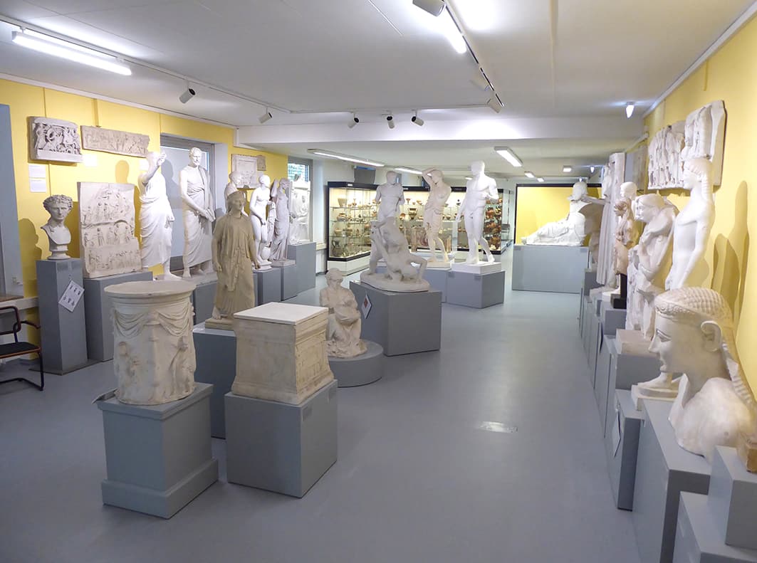 Akademisches Kunstmuseum - Image 1