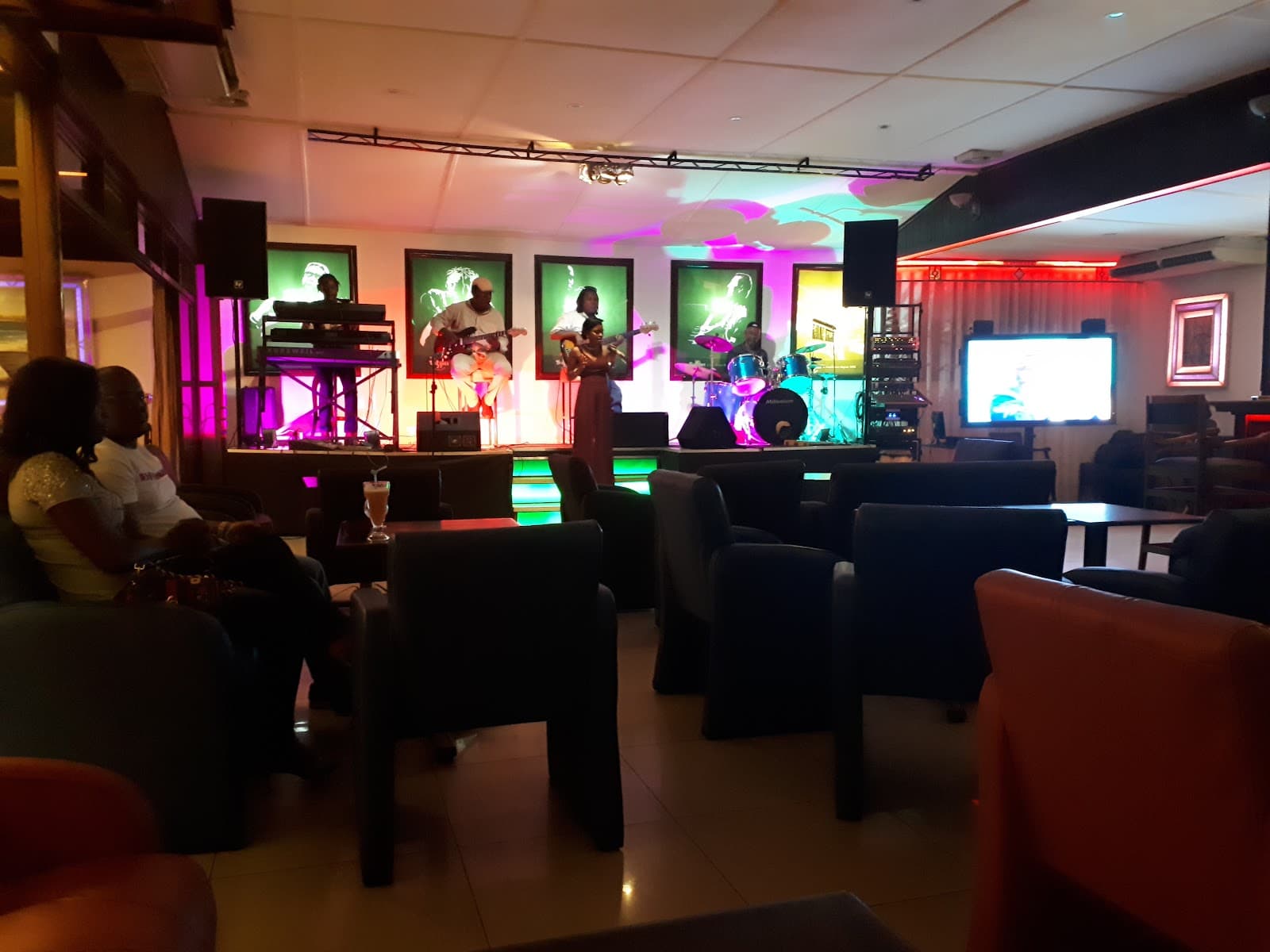 La Cigale Bonanjo Douala - Image 1