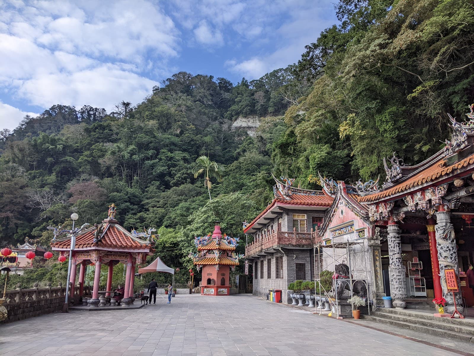 Quanhua Temple (Shitoushan) - Image 1