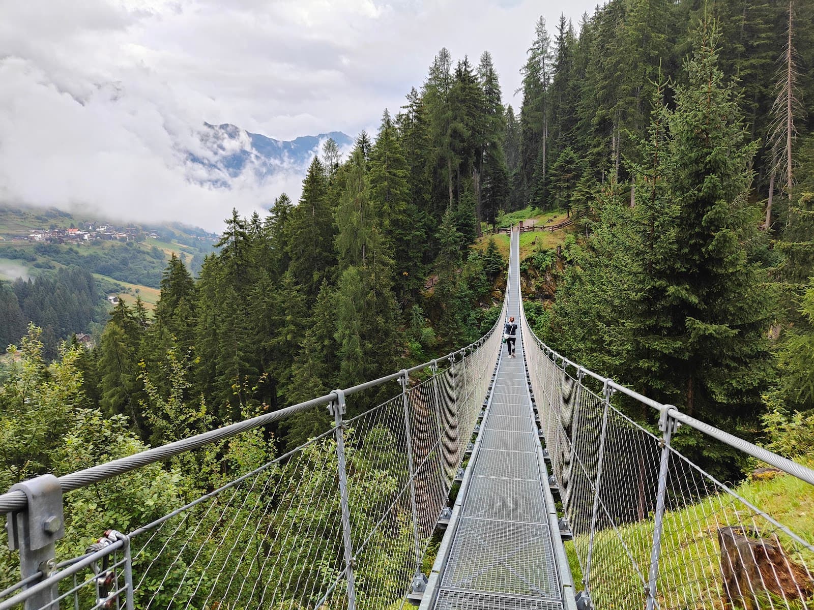 Ragaiolo Waterfall - Image 1