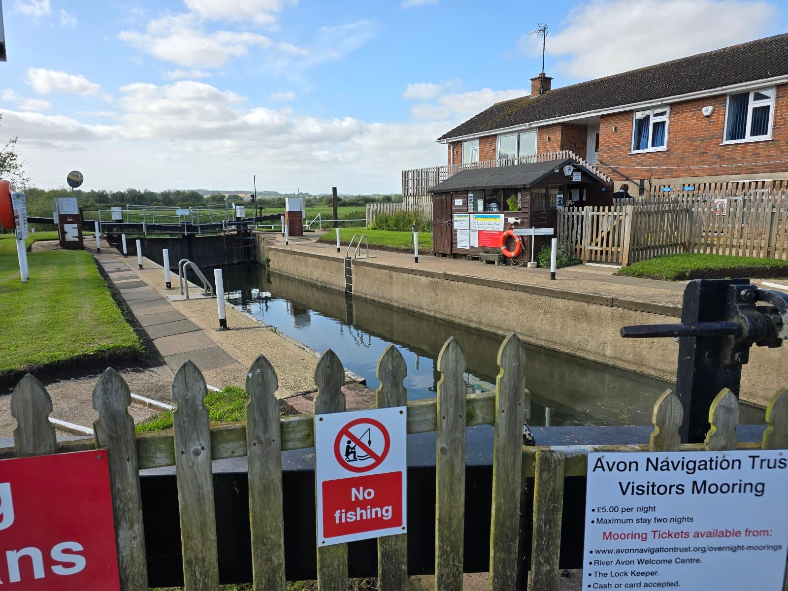 Avon Lock - Image 1