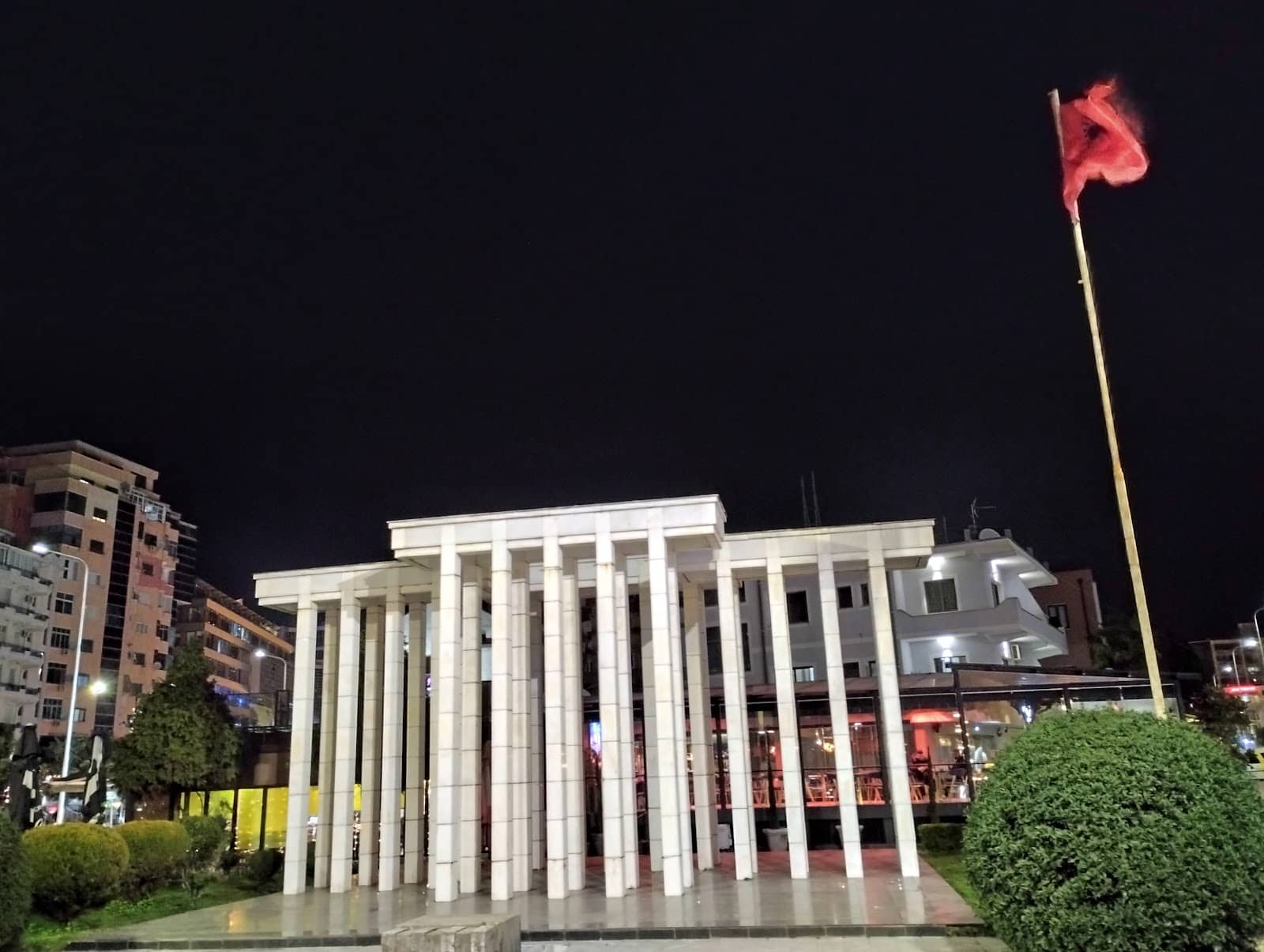 Surrounding Architecture