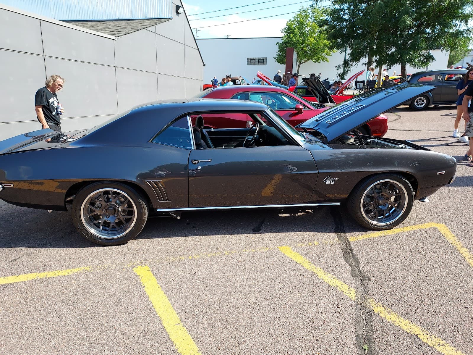 Phillips Avenue - Image 1