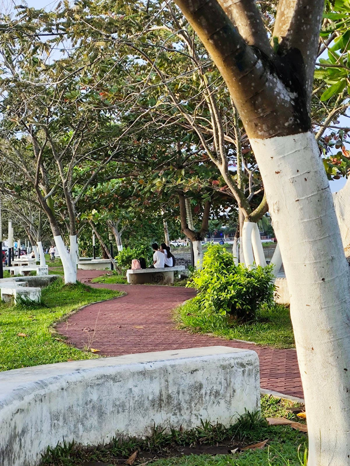 Magsaysay Boulevard Baywalk - Image 1