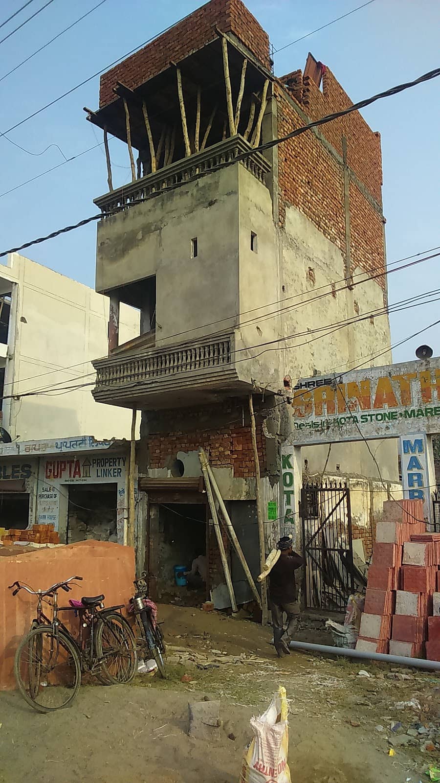 Gateway to Nearby Attractions