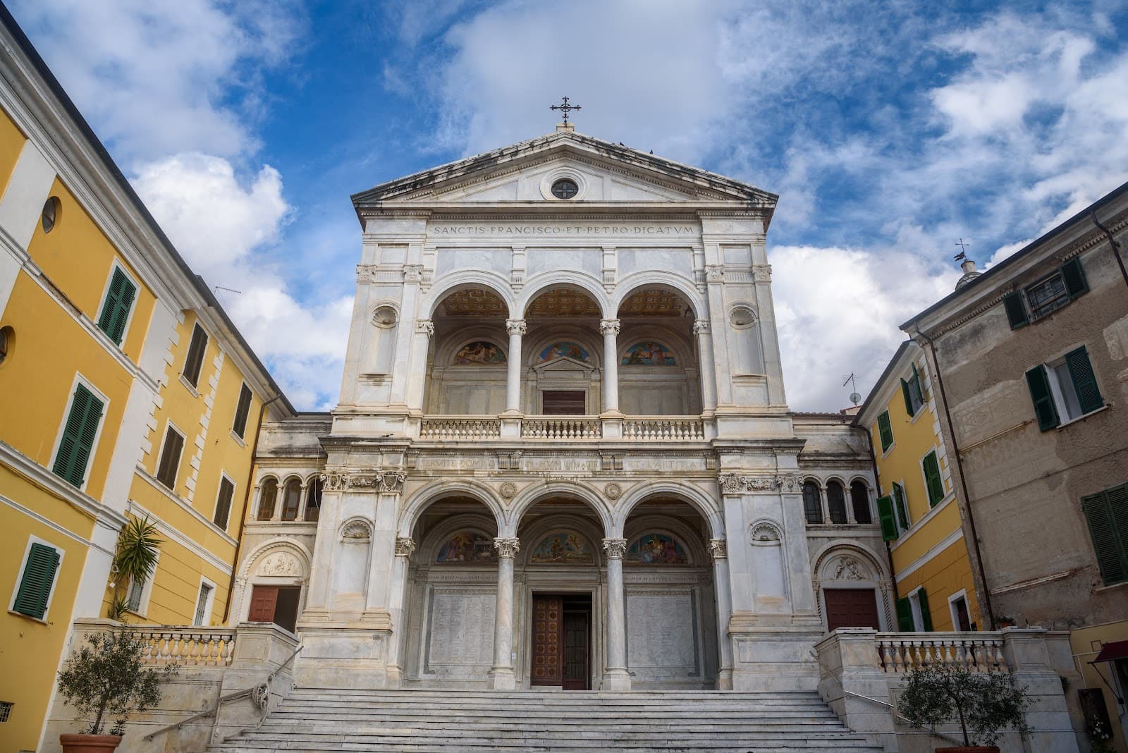Massa Cathedral (Cattedrale SS. Pietro e Francesco) - Image 1