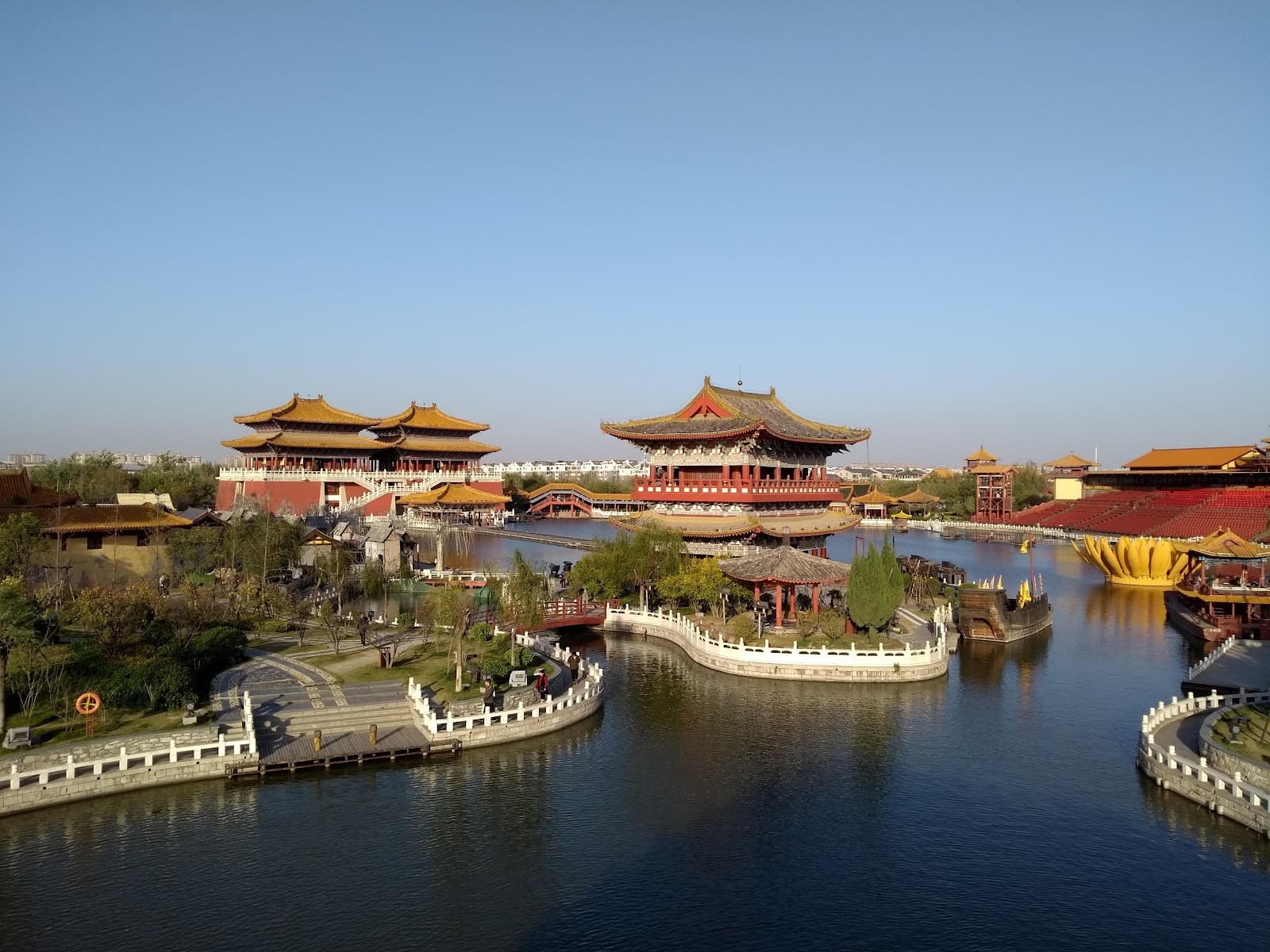 Millennium City Park (Kaifeng) - Image 1