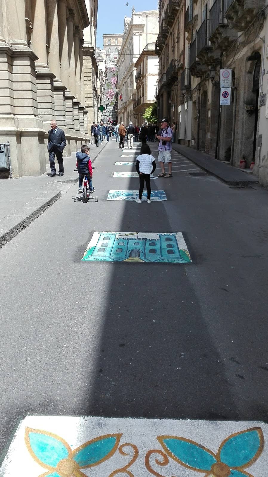 Local Cafes & Eateries