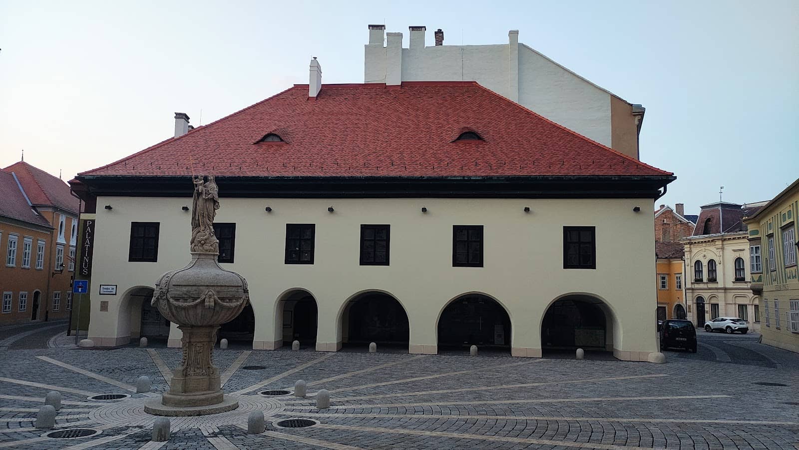 Local Cafes and Bistros