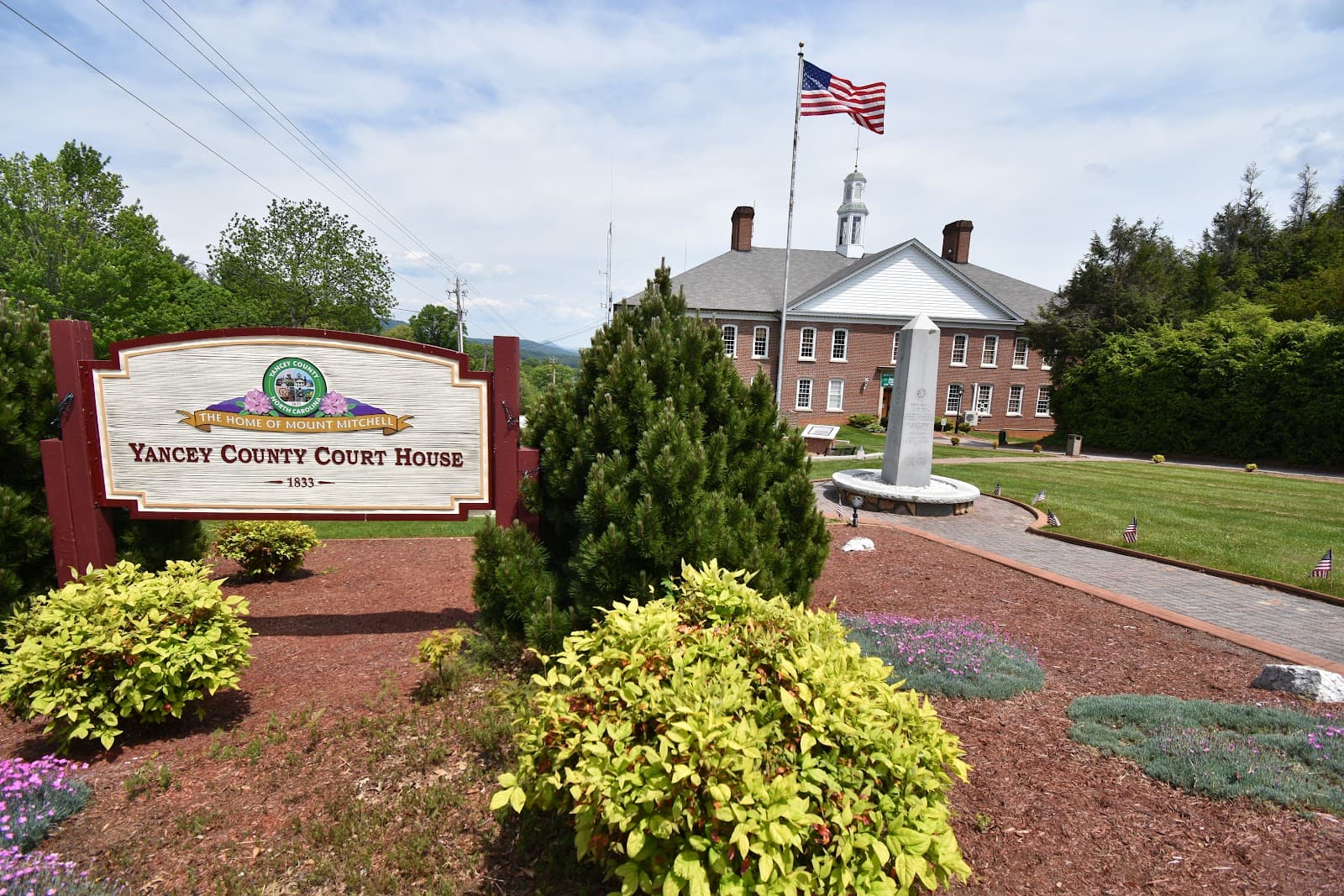 Yancey County Courthouse - Image 1
