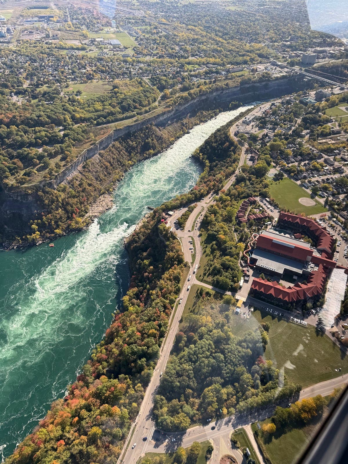 Niagara Helicopters - Image 1