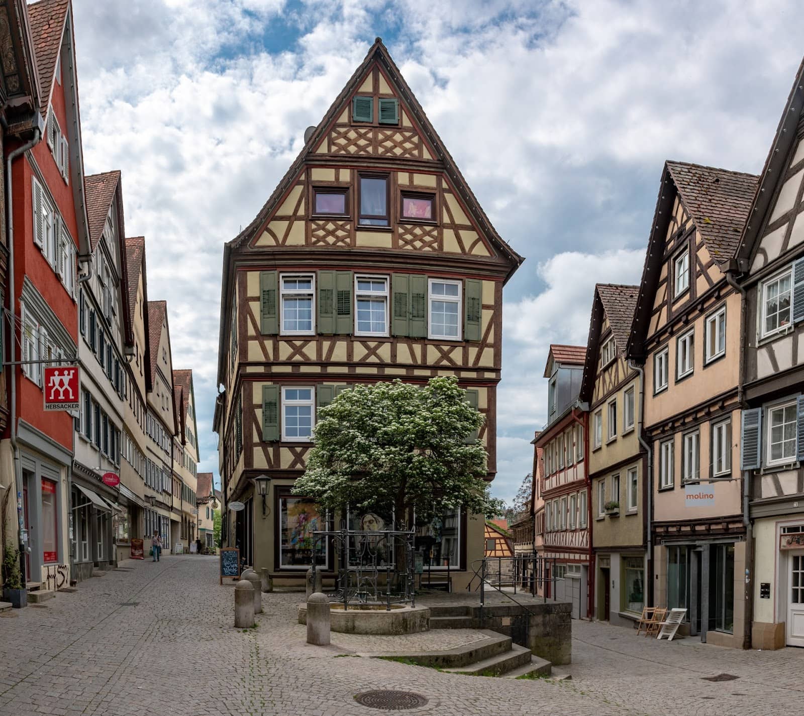Haller Globe Theatre