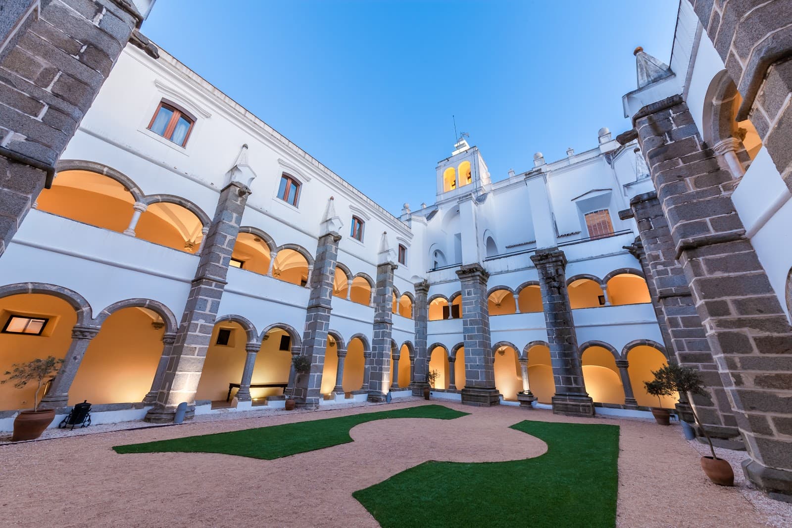 Convento do Espinheiro Évora - Image 1