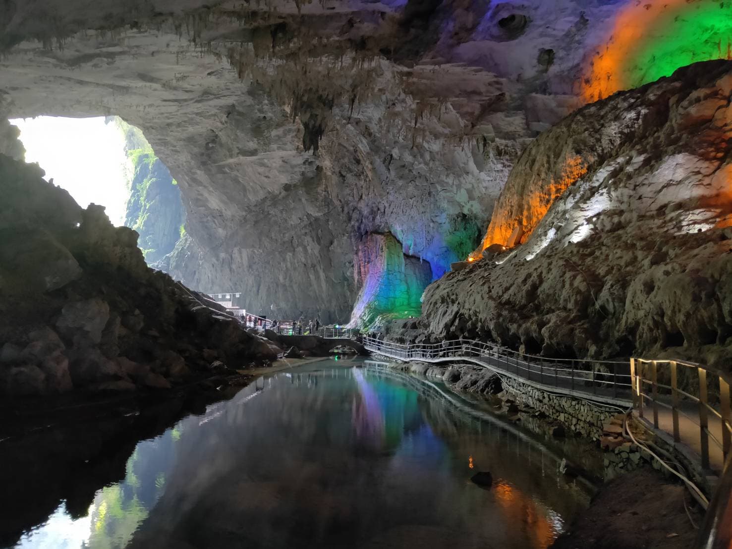 Baimo Cave (Bama) - Image 1