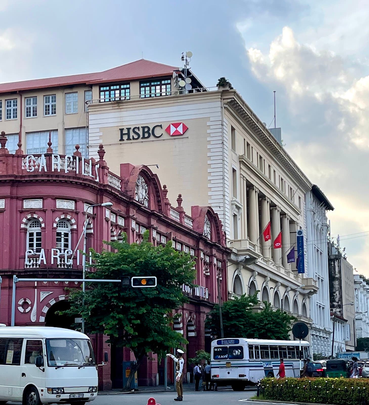 Cargills Building Fort - Image 1