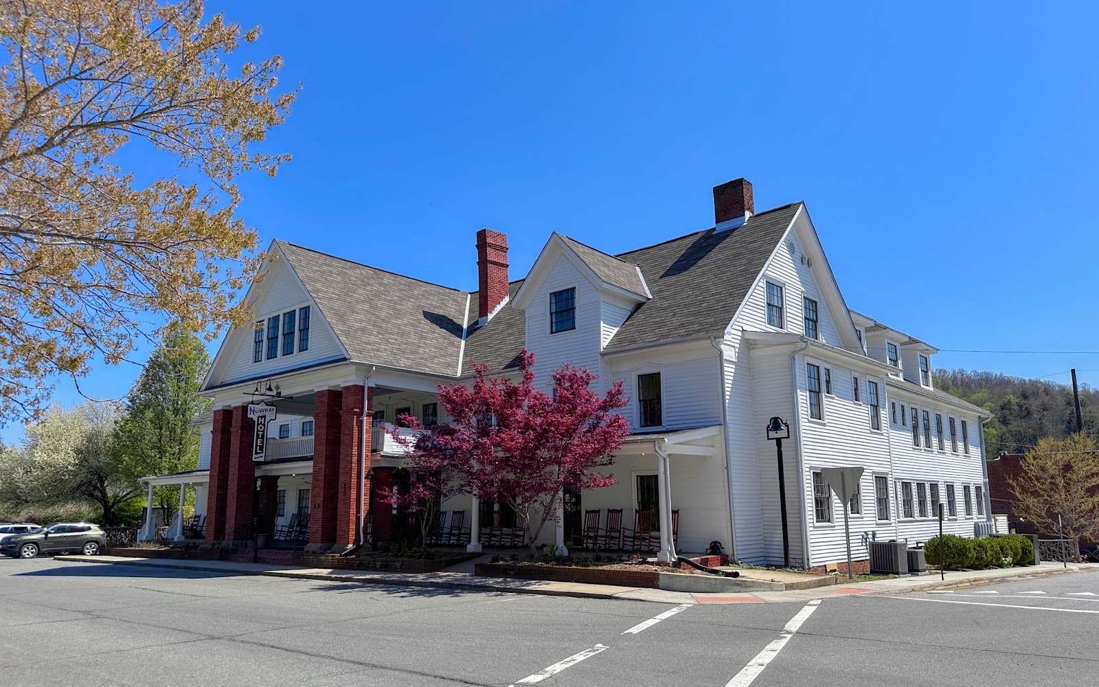 Nu-Wray Inn - Image 1
