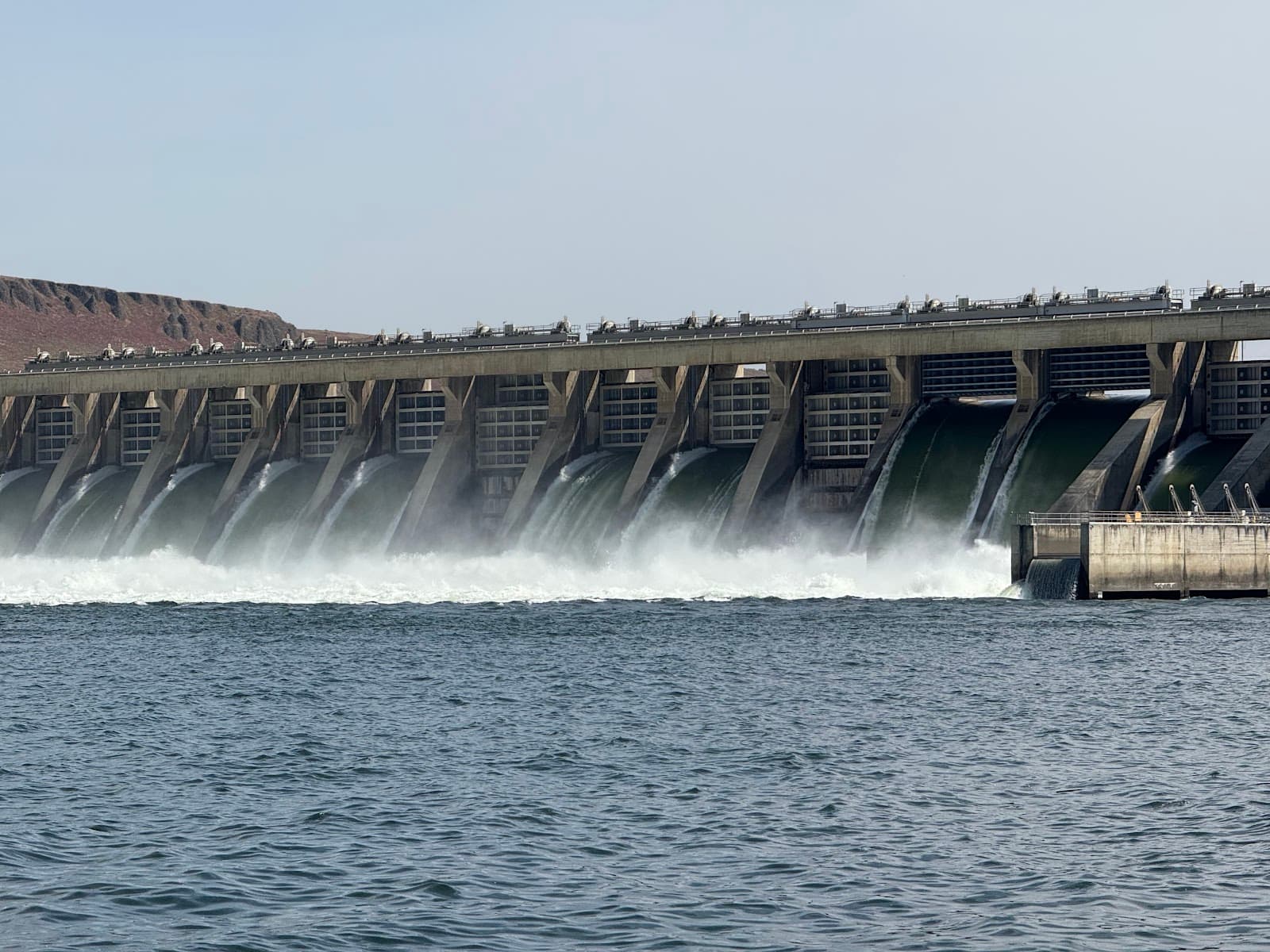 McNary Dam Columbia River Gorge - Image 1