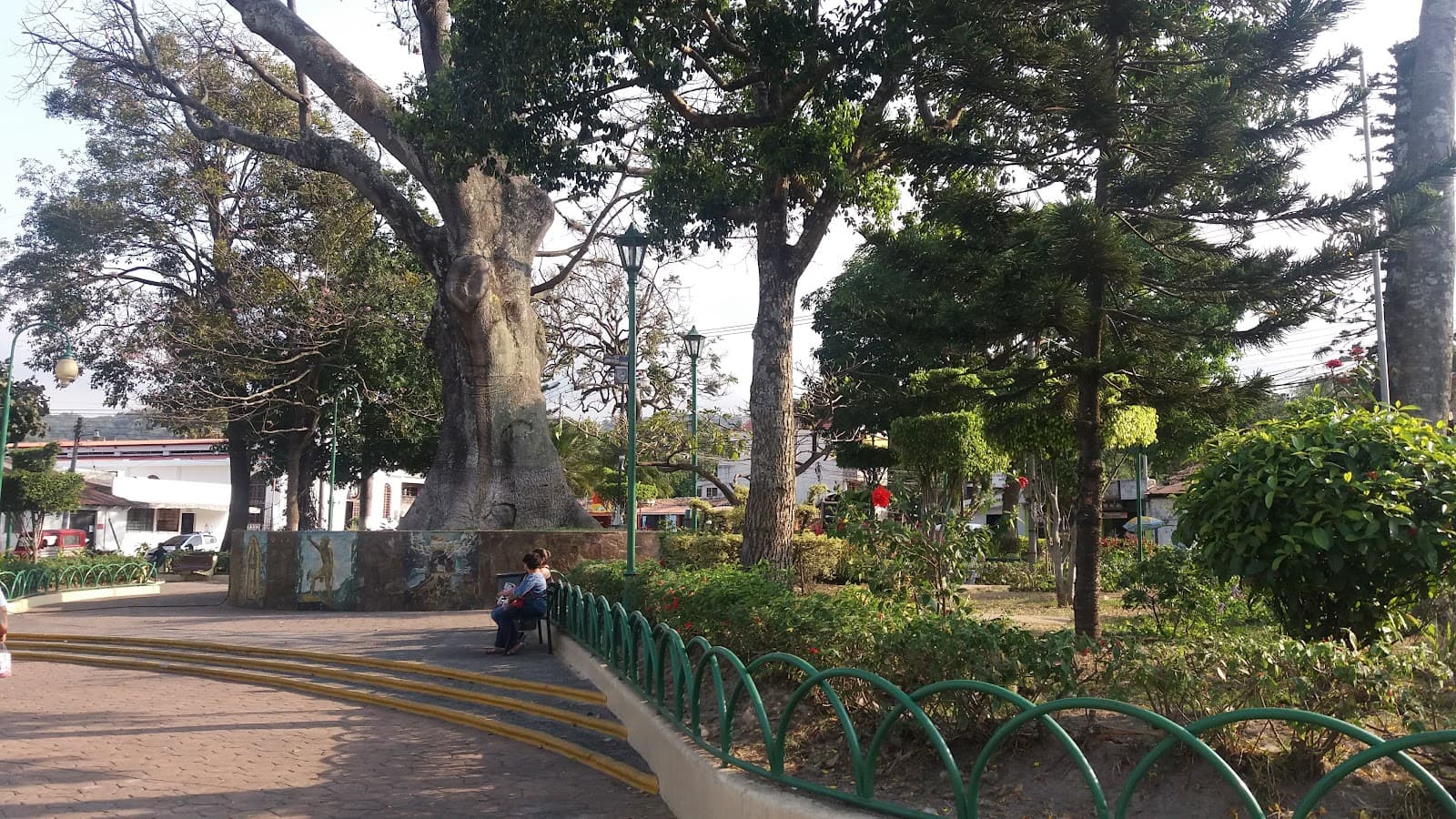 Parque Municipal de Antiguo Cuscatlán - Image 1
