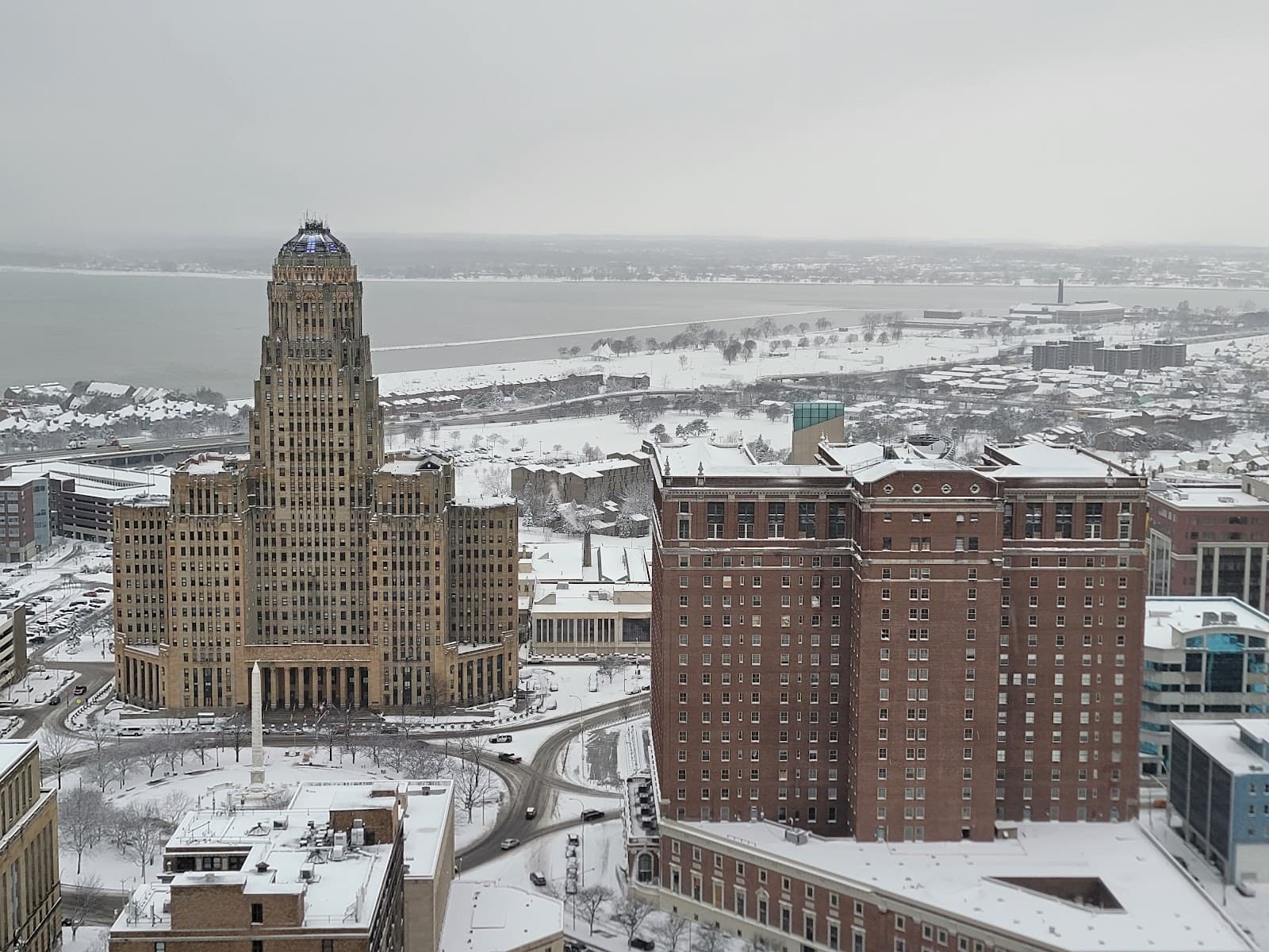 Niagara Square - Image 1
