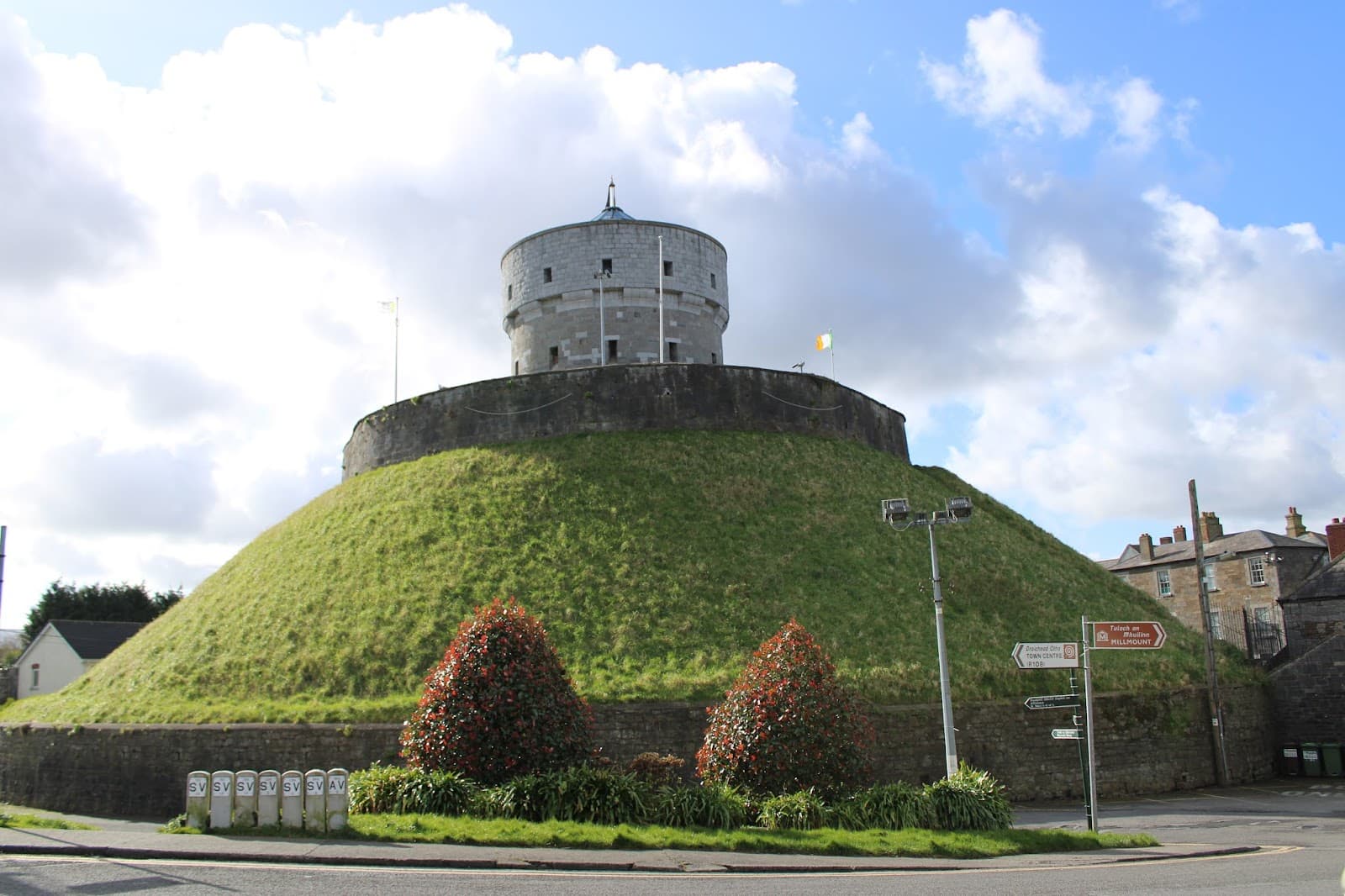 Millmount Museum & Martello Tower - Image 1