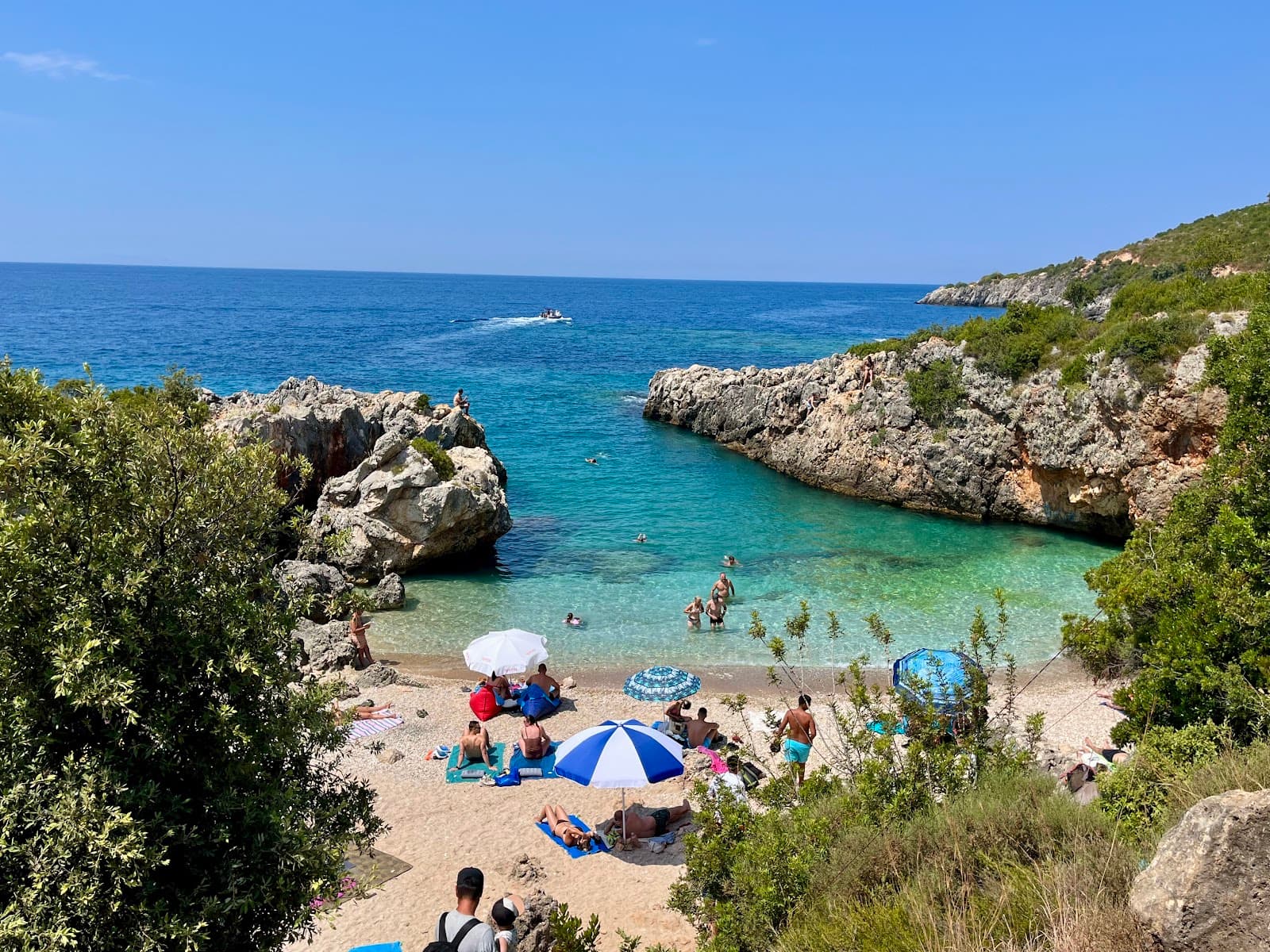 Aquarium Beach (Akuarium) - Image 1