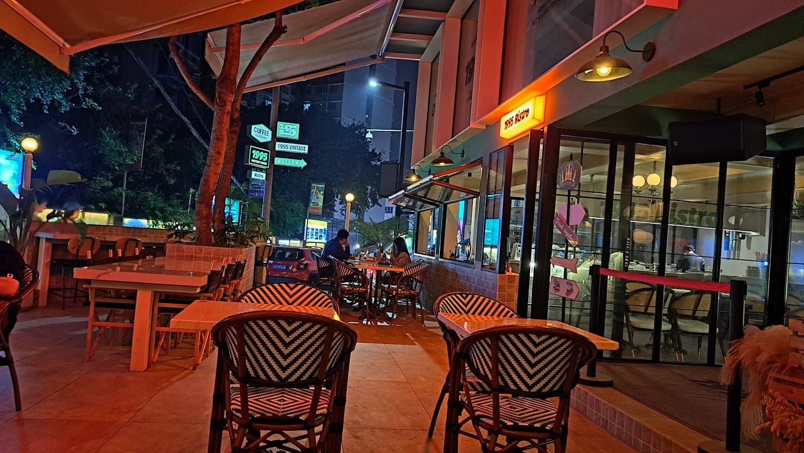 Creative District Atmosphere