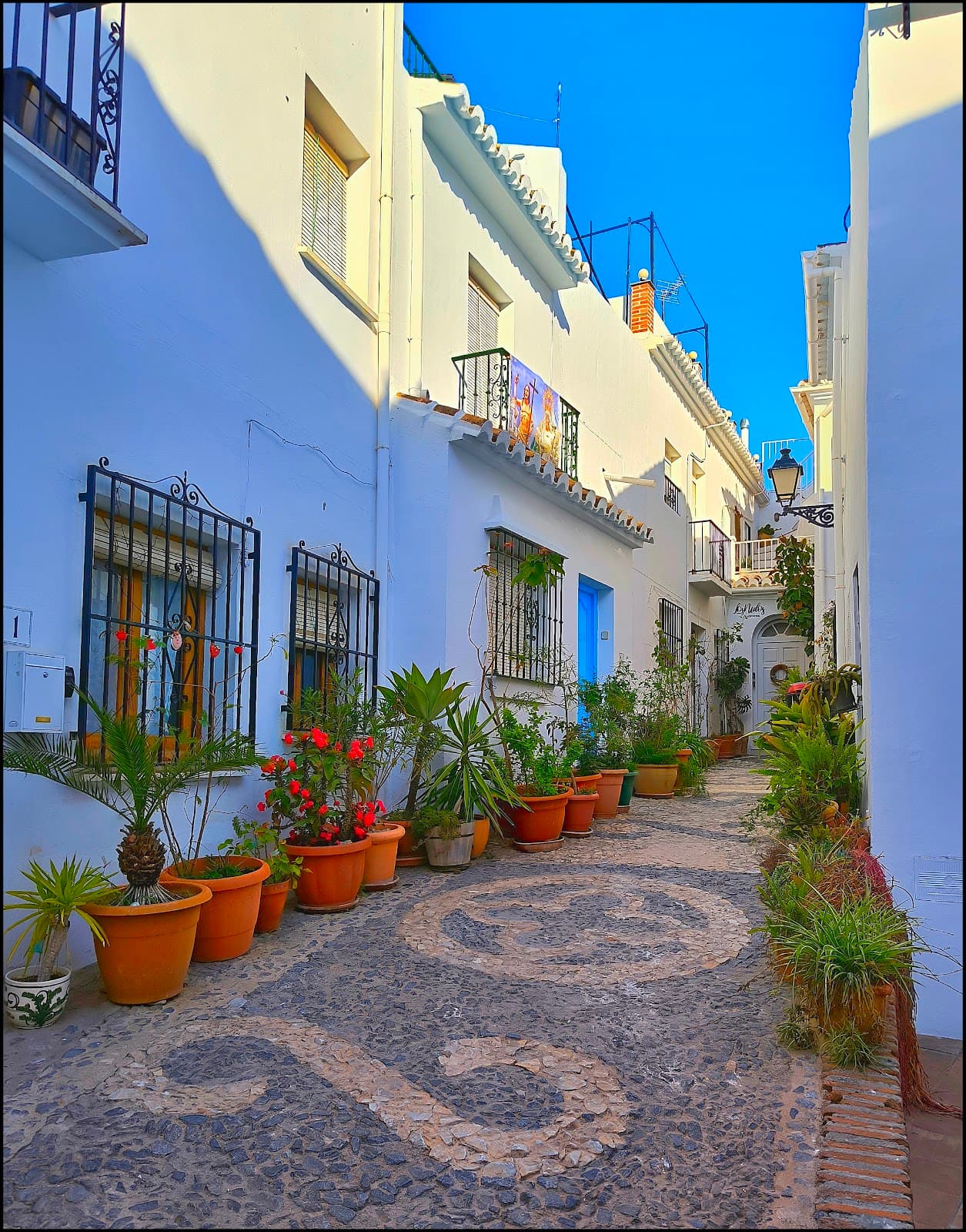 Casco Antiguo Frigiliana - Image 1