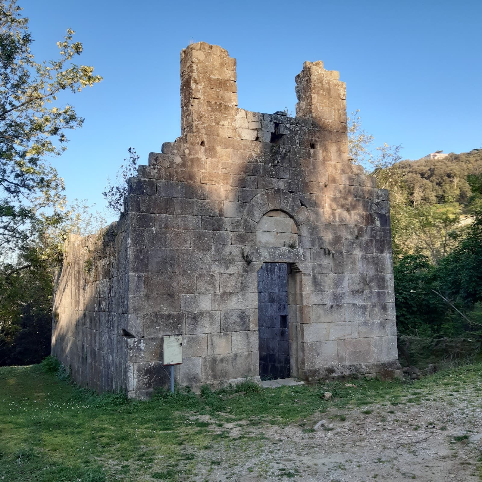San Lorenzo Church Ruins - Image 1