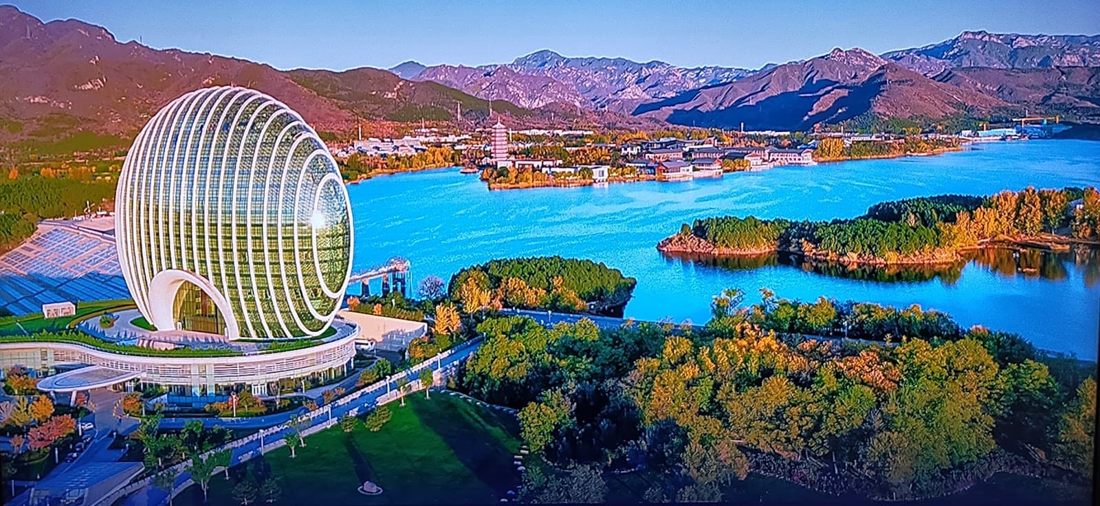 Sunrise Kempinski Hotel Beijing - Image 1