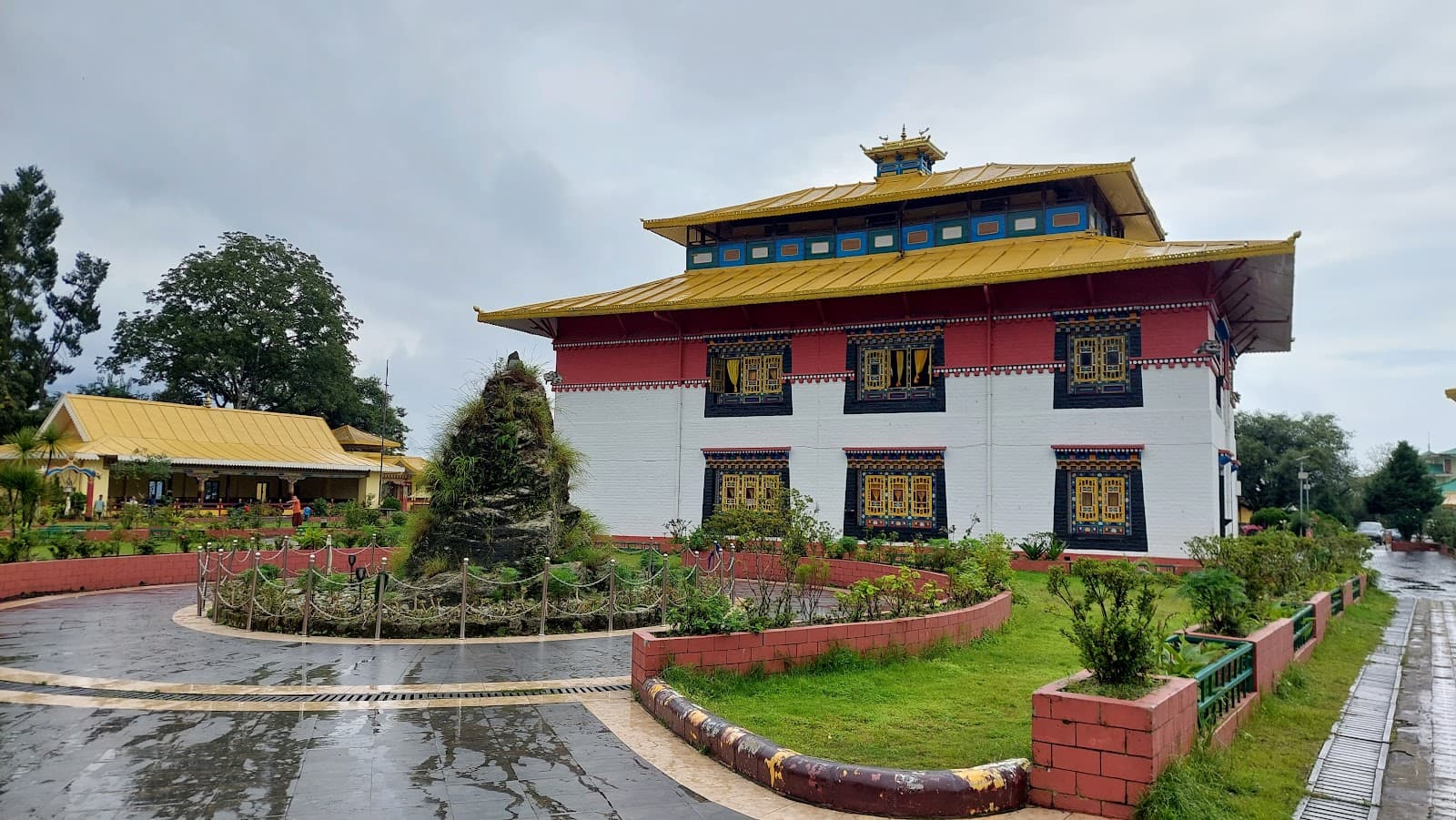 Tsuklakhang Royal Chapel - Image 1