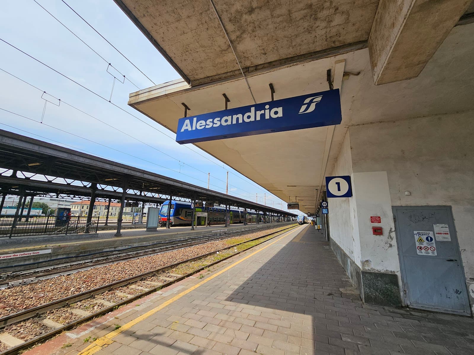 Alessandria Railway Station - Image 1