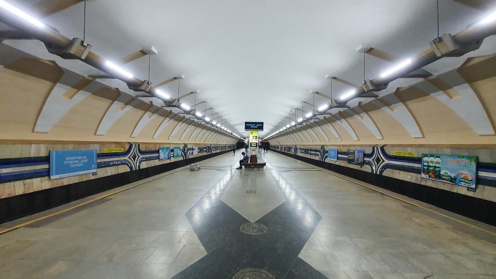Chorsu Metro Station - Image 1