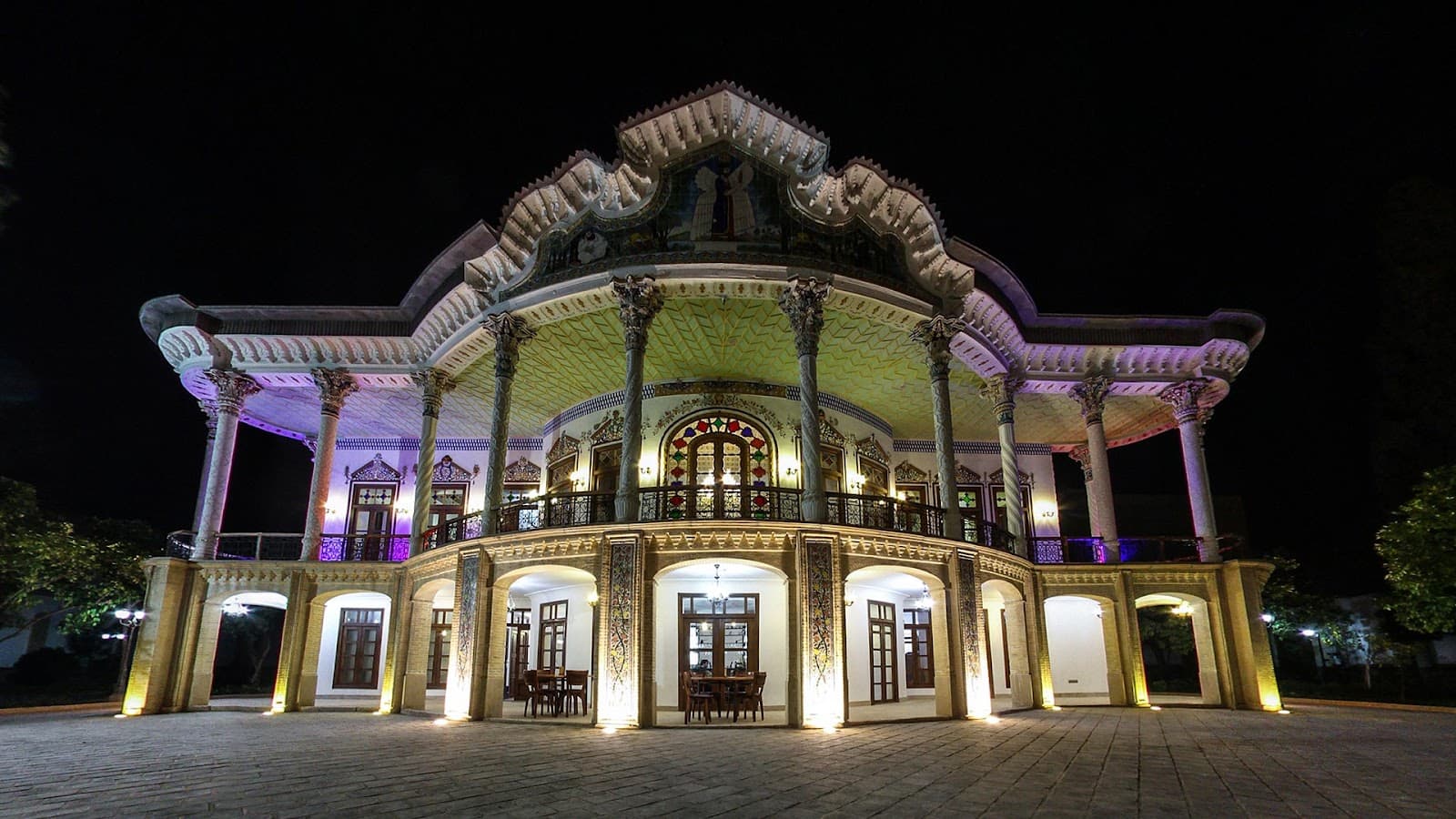 Shapouri House and Garden Shiraz - Image 1