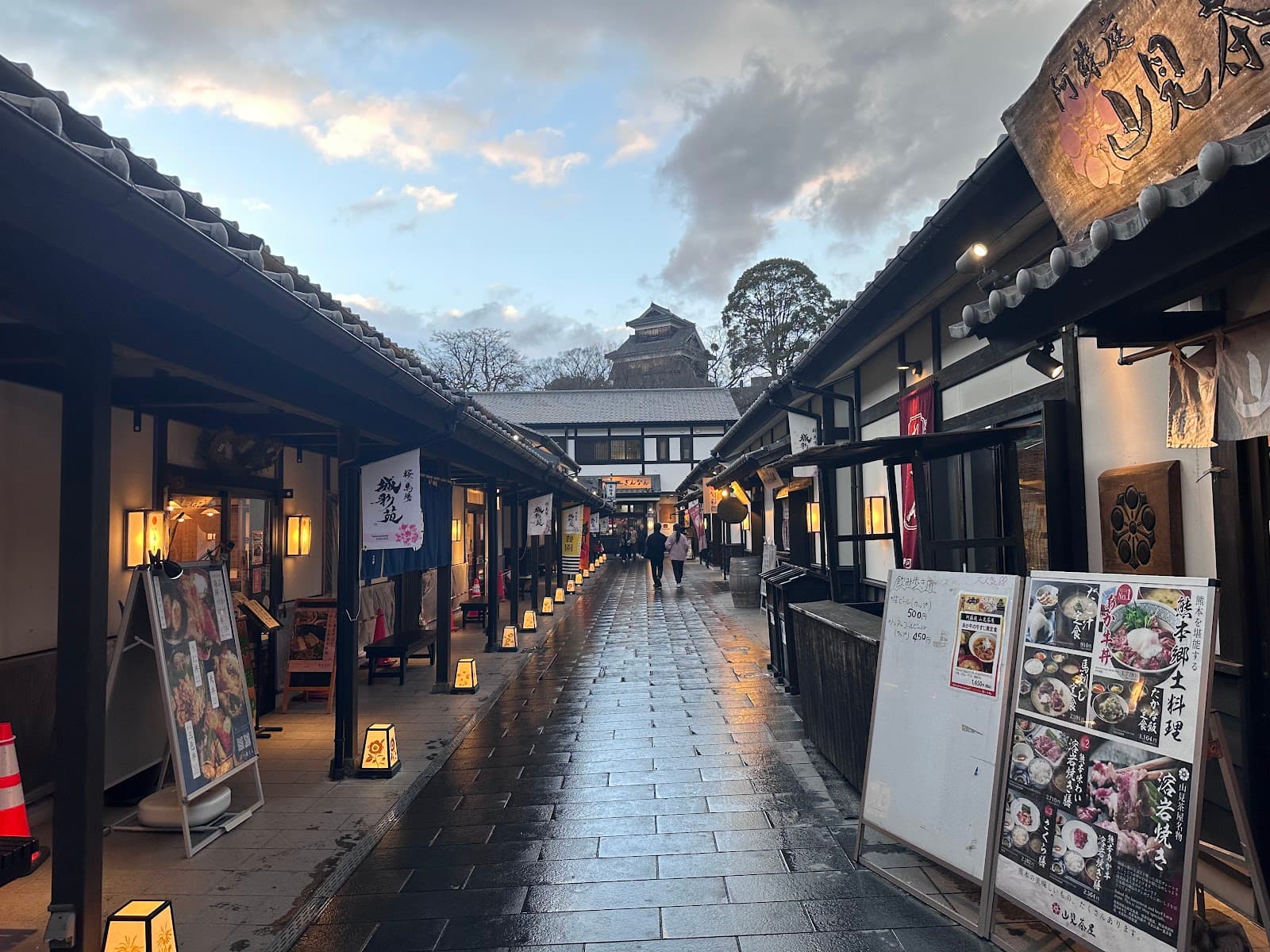 Sakura-no-Baba Josaien Kumamoto - Image 1