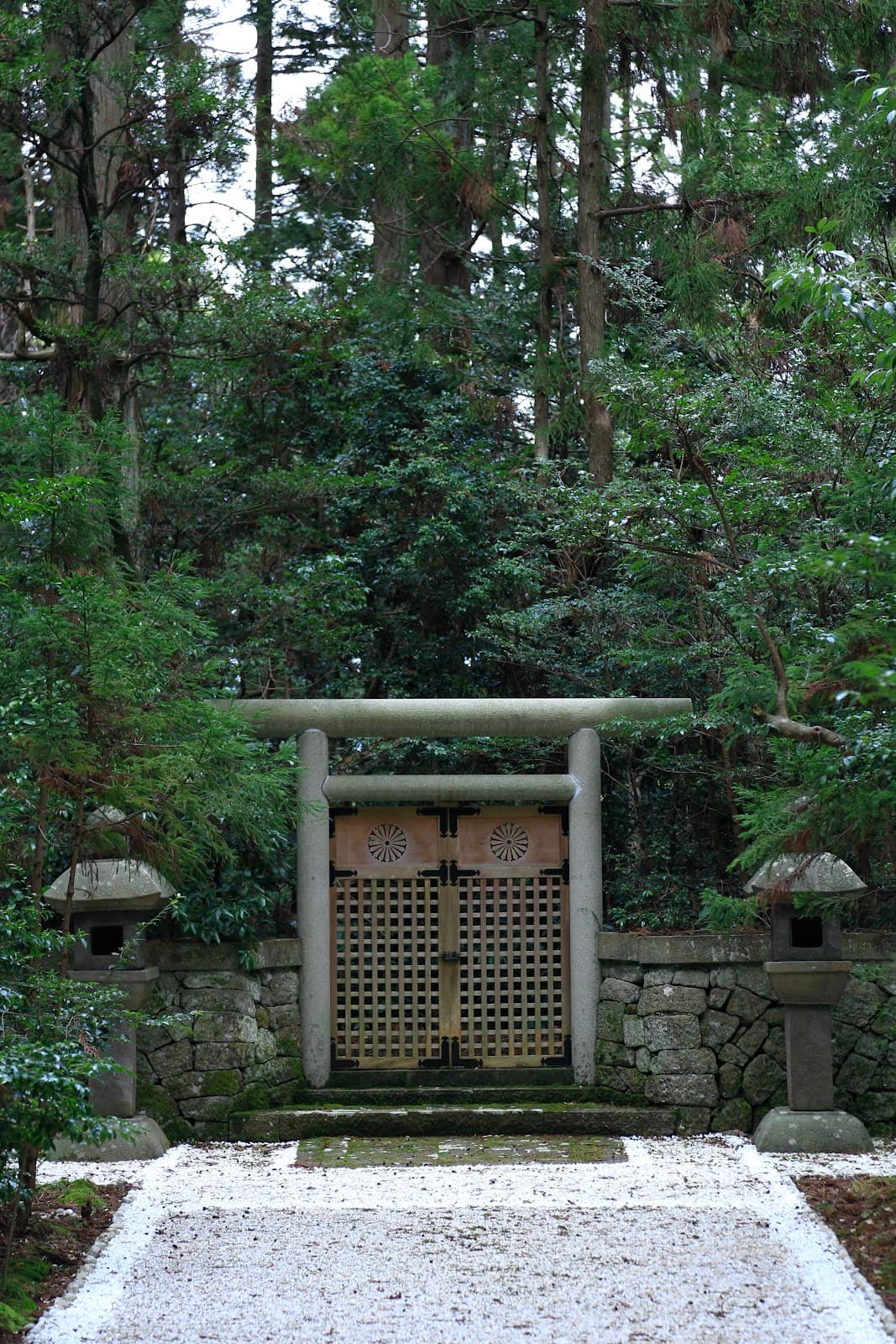 Emperor Juntoku Mausoleum - Image 1