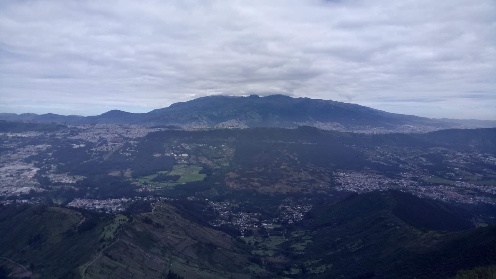 Ilaló Volcano and Cross - Image 1