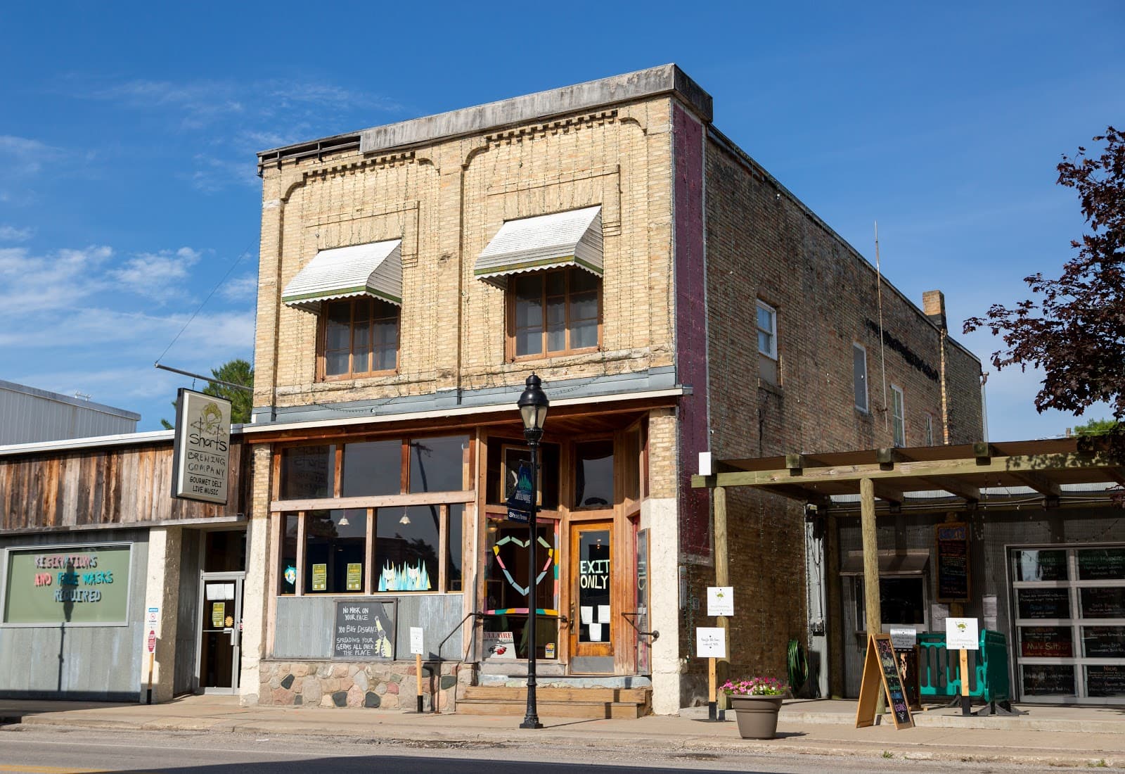Short's Brewing Company Pub - Image 1