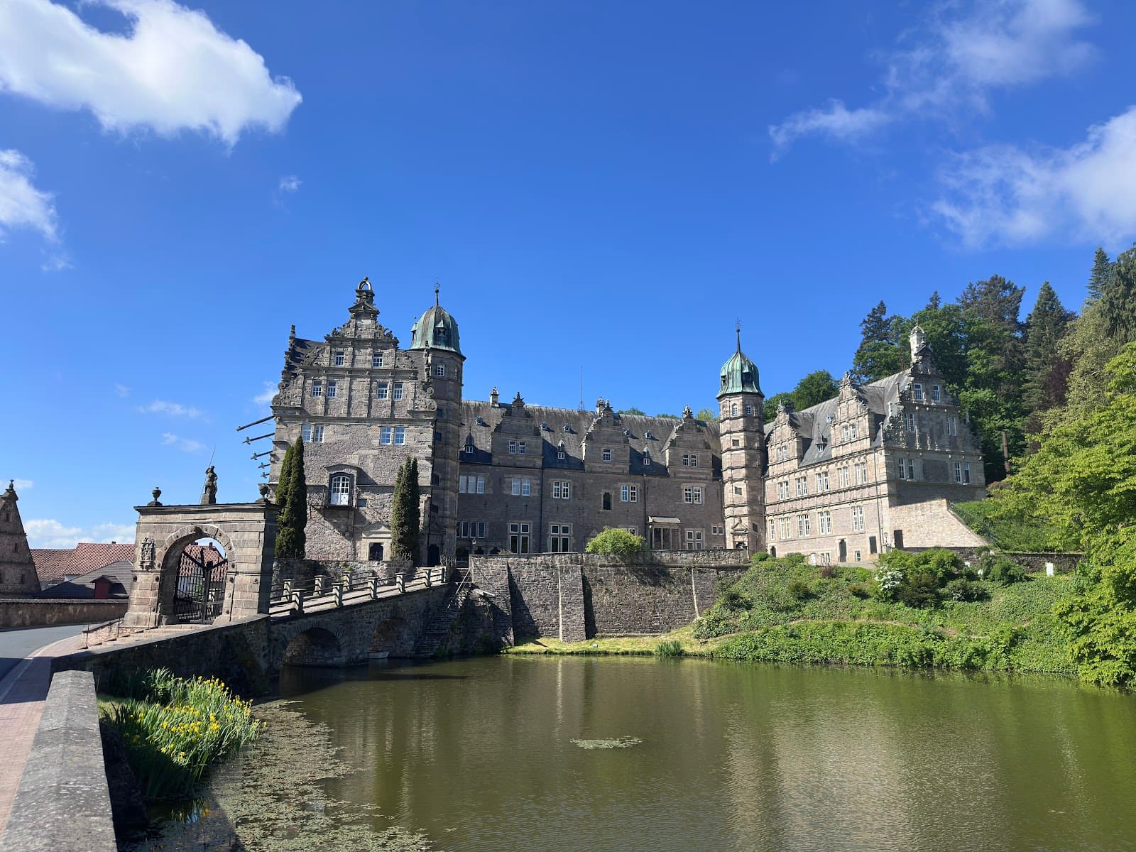 Hämelschenburg Castle - Image 1