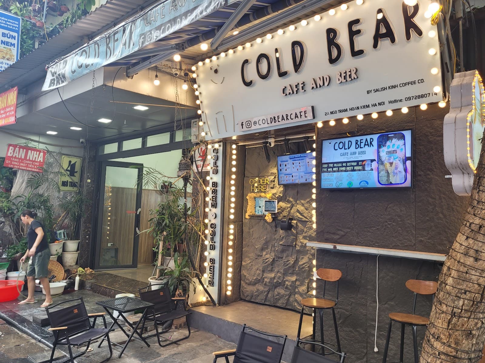 Cold Bear Cafe - Image 1