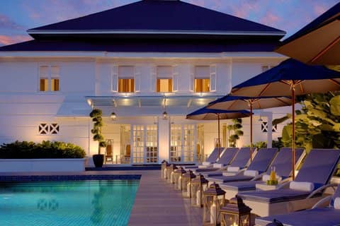 Luxurious Rooms & Suites