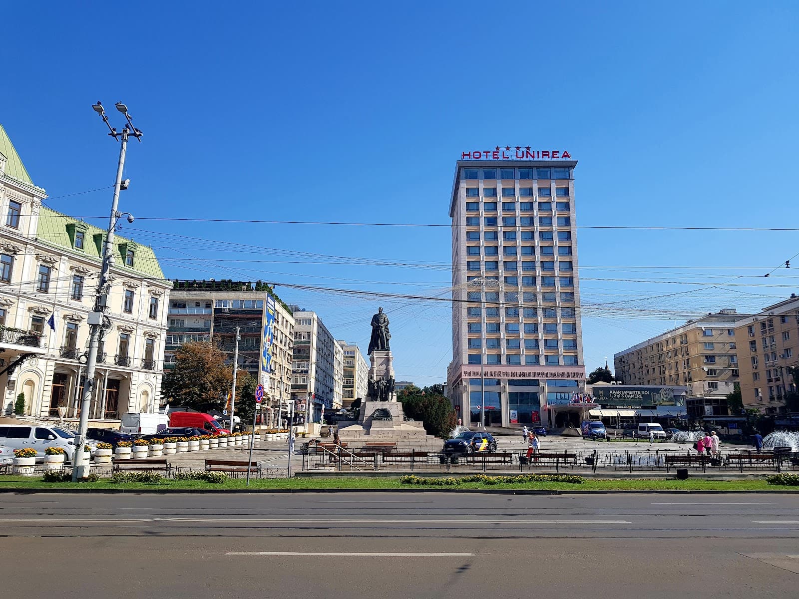 Piața Unirii (Union Square) - Image 1