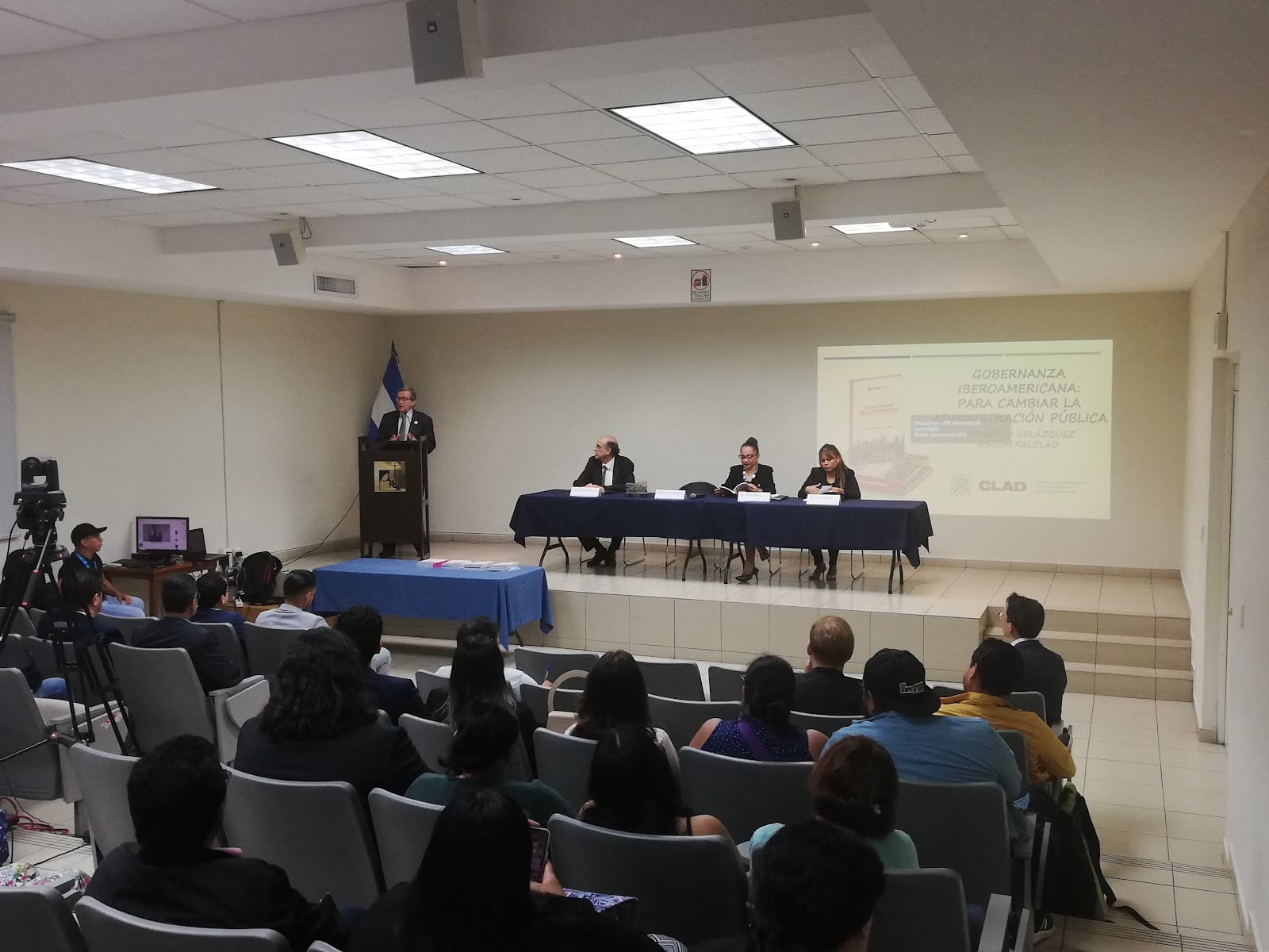 Jardín de las Rosas UCA - Image 1